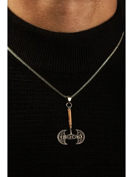 Erkek Çift Taraflı Balta Figürlü Gümüş Kolye – Viking Savaşçı Modeli