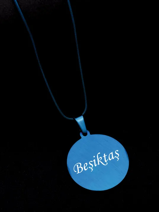 Erkek Çelik Kolye - Parlament Mavisi İsim Yazılabilir Yuvarlak Model Çelik Kolye