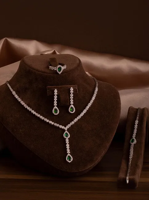 Kadın Gümüş Takı Seti - Lera Zümrüt Taşlı Mekik Model Kolye, Bileklik, Yüzük, Küpe Tam Set