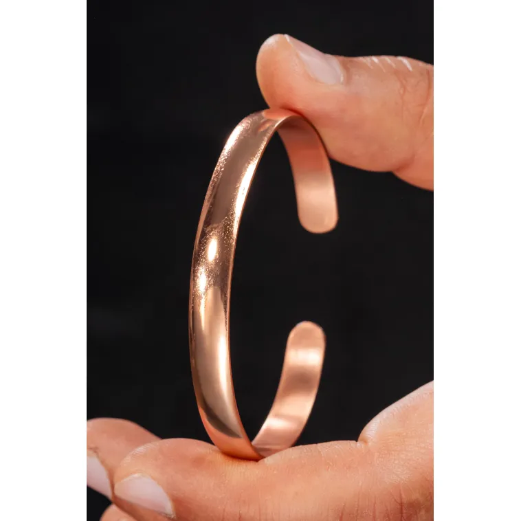 Erkek Kadın Bakır Bileklik - İsim Yazılabilir Düz Parlak Model Metal Kutu Kuvars Erkek Kadın Bakır Bileklik - İsim Yazılabilir Düz Parlak Model Metal Kutu Kuvars