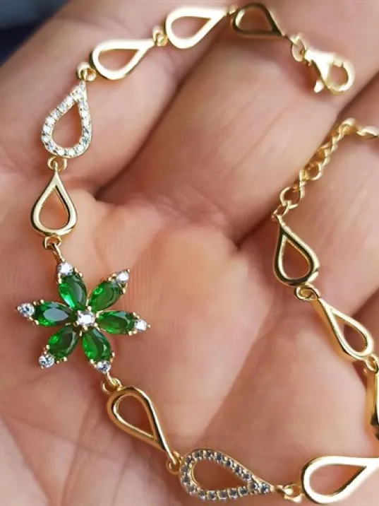 Altın Kaplama Zirkon Taşlı Nergis Çiçeği Bayan Gümüş Bileklik Altın Kaplama Zirkon Taşlı Nergis Çiçeği Bayan Gümüş Bileklik