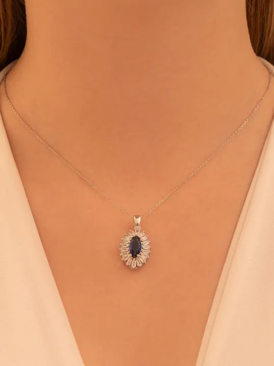 Kadın Gümüş Kolye - Damla Model Safir Taşlı Baget Süslemeli Rodyumlu Kadın Kolye