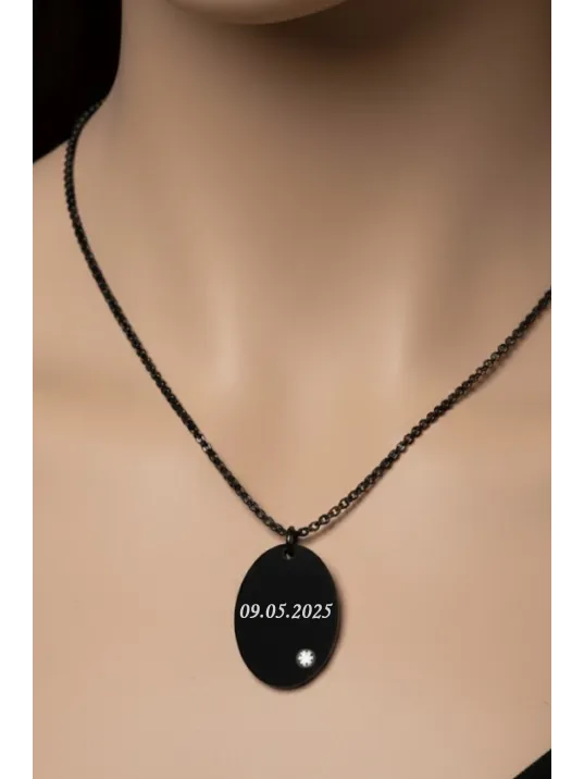 Kadın Çelik Kolye - İsim Yazılabilir Minik Zirkon Taşlı Detaylı Siyah Plaka Kolye