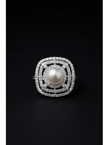 Kadın Gümüş Yüzük - Kare Model İnci Detaylı Kadın Gümüş Yüzük