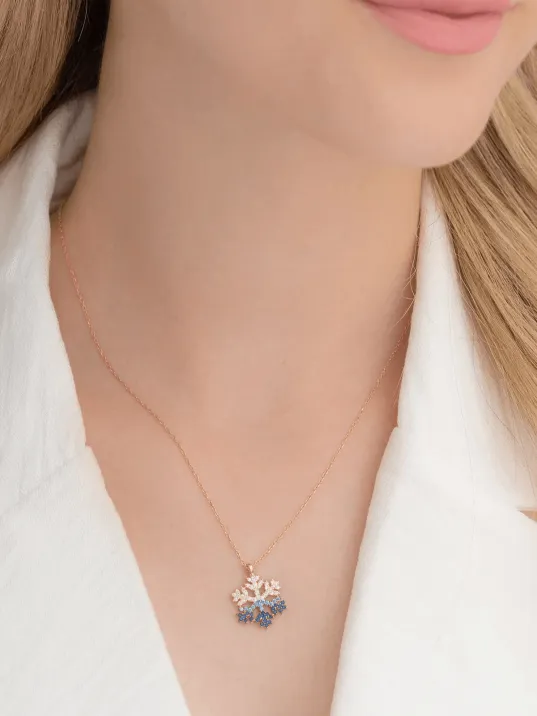 Mix Taşlı Kar Tanesi Model Kadın Gümüş Kolye GKLKRTNSMD1-ROS