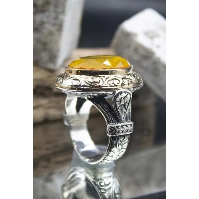 Sarı Paraiba Taşlı Yanları İşlemeli Oval 925 Ayar Gümüş Erkek Yüzük Sarı Paraiba Taşlı Yanları İşlemeli Oval 925 Ayar Gümüş Erkek Yüzük