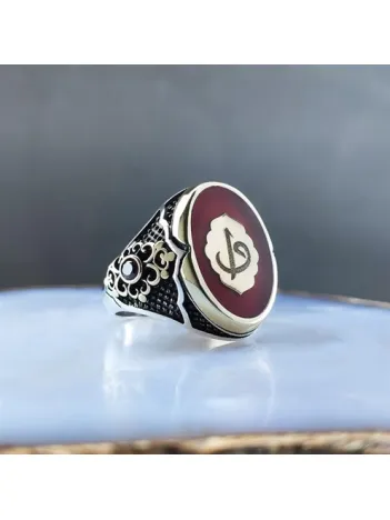 Vav Elif İşlemeli Kırmızı Mineli Erkek Gümüş Yüzük  GYZGMSGUMSJ