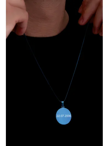 Erkek Çelik Kolye - Parlament Mavisi İsim Yazılabilir Yuvarlak Model Çelik Kolye