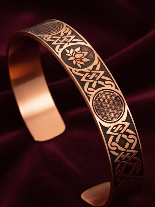 Kadın Bakır Bileklik - Lotus ve Yaşam Çiçeği İşlemeli Kadın Bakır Bilezik Metal Kutu ve Kuvars Taşı Kadın Bakır Bileklik - Lotus ve Yaşam Çiçeği İşlemeli Kadın Bakır Bilezik Metal Kutu ve Kuvars Taşı