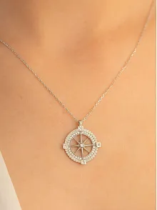 Kadın Gümüş Kolye - Zirkon Taşlı Pusula Motifli Gümüş Kolye