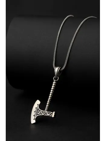 Erkek Balta Figürlü Gümüş Kolye – Viking Savaşçı Modeli