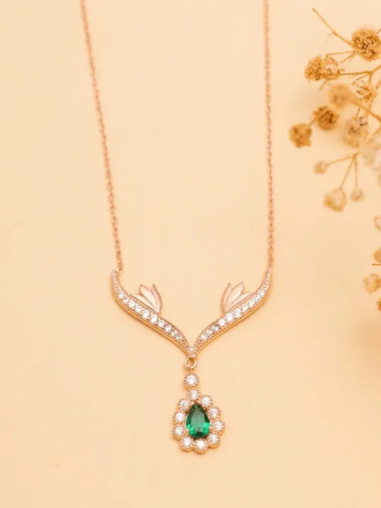 Kadın Gümüş Kolye - 925 Ayar Rose Kaplama Kanatlı Zümrüt Taşlı Damla Model Kadın Kolye Kadın Gümüş Kolye - 925 Ayar Rose Kaplama Kanatlı Zümrüt Taşlı Damla Model Kadın Kolye