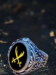 Erkek Gümüş Yüzük - Ortası Dönen Çift Taraflı Hz Zülfikar Kılıcı İşlemeli Erkek Yüzük