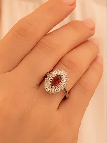 Kadın Gümüş Yüzük - Damla Model Yakut Taşlı Baget Süslemeli Rodyumlu Kadın Yüzük