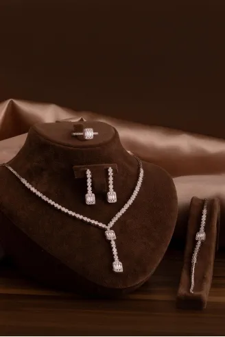 Kadın Gümüş Takı Seti - Ayfer Baget Taşlı Kare Model Kolye, Bileklik, Yüzük, Küpe Tam Set