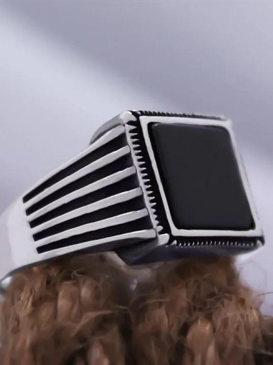 Siyah Oniks Taşlı Kare Model Özel Seri Erkek Gümüş Yüzük