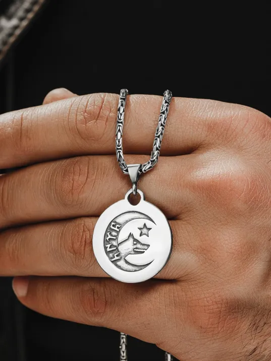 Erkek Gümüş Kolye - Göktürkçe Türk Yazılı Bozkurt İşlemeli Kral Zincirli Erkek Kolye Erkek Gümüş Kolye - Göktürkçe Türk Yazılı Bozkurt İşlemeli Kral Zincirli Erkek Kolye