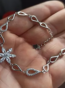 Damla Model Nergis Çiçeği Zirkon Taşlı Bayan Gümüş Bileklik