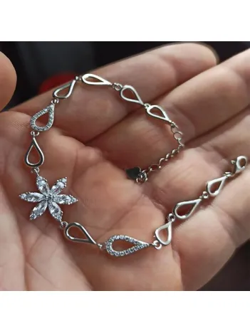Damla Model Nergis Çiçeği Zirkon Taşlı Bayan Gümüş Bileklik