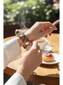 Kadın Bakır Bileklik - Kırmızı Akik Taşlı Oval Model Çiçek Motif Bilezik Metal Kutu ve Doğal Taş