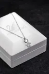 Kadın Gümüş Kolye - Swarovski Taşlı Zirconia Erkek Çocuk Motifli Kadın Kolye Kadın Gümüş Kolye - Swarovski Taşlı Zirconia Erkek Çocuk Motifli Kadın Kolye