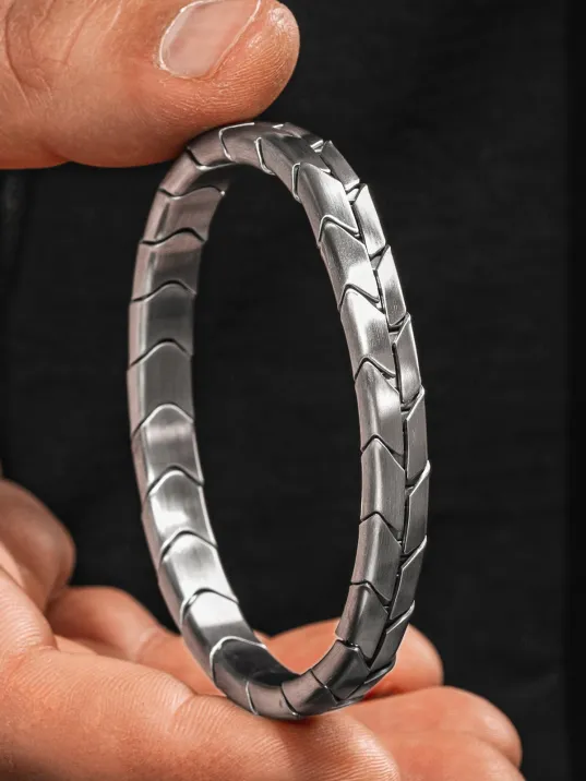 Magnum Flex Kelepçe Model - Mat Esnek Manyetik Çelik Erkek Bileklik Magnum Flex Kelepçe Model - Mat Esnek Manyetik Çelik Erkek Bileklik