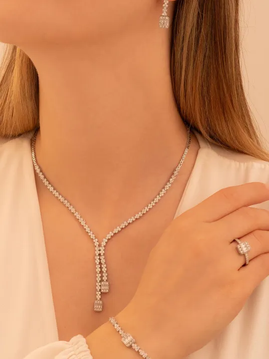 Kadın Gümüş Takı Seti - Sultan Baget Taşlı Zirkon Süslemeli Kolye, Bileklik, Yüzük, Küpe Tam Set Kadın Gümüş Takı Seti - Sultan Baget Taşlı Zirkon Süslemeli Kolye, Bileklik, Yüzük, Küpe Tam Set