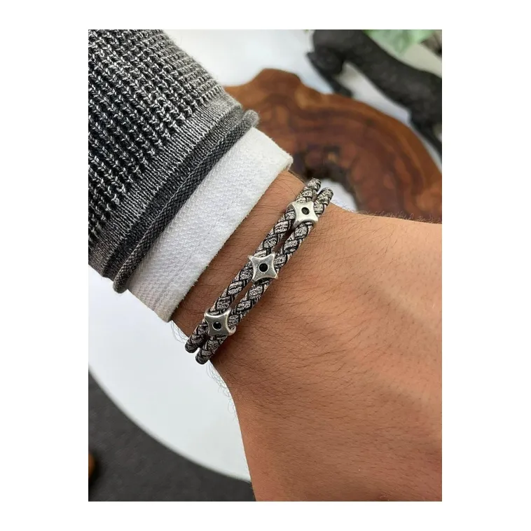 Erkek Zebra Model Zirkon Taşlı Üçlü Ninja Yıldızı Shuriken Çift Hakiki Deri Bileklik Erkek Zebra Model Zirkon Taşlı Üçlü Ninja Yıldızı Shuriken Çift Hakiki Deri Bileklik