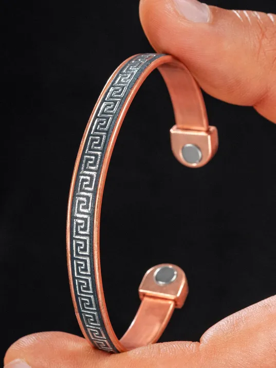 Erkek Kadın Bakır Bileklik - Üstü Siyah Hakiki Deri Grek İşlemeli Mıknatıslı Model Metal Kutu Doğal