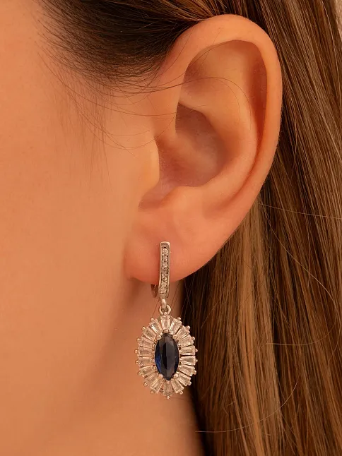 Kadın Gümüş Küpe - Damla Model Safir Taşlı Baget Süslemeli Rodyumlu Kadın Küpe