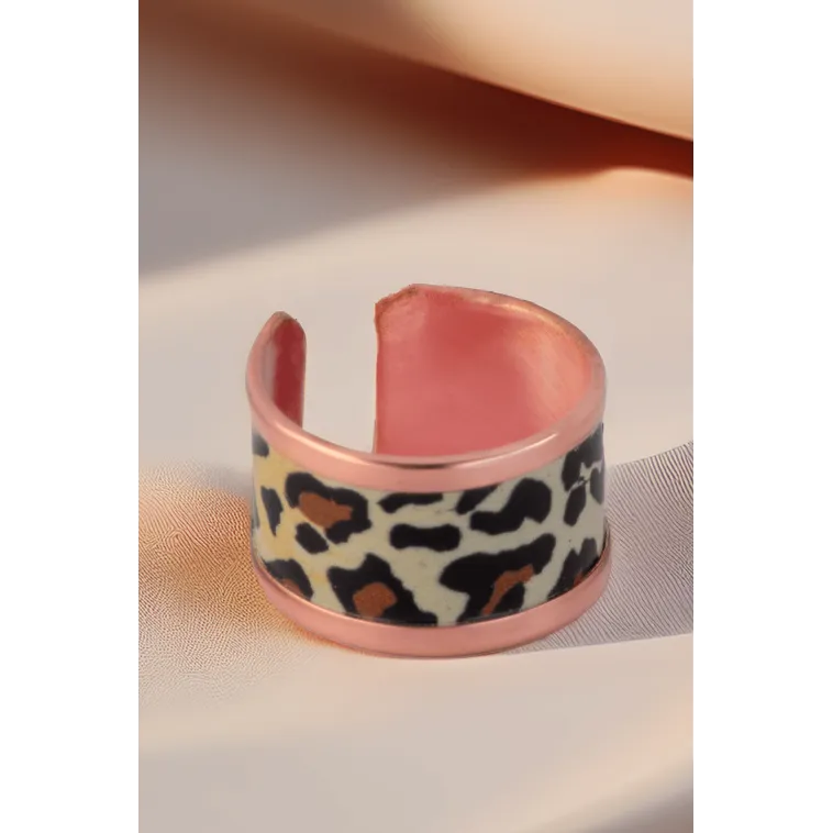 Kadın Bakır Yüzük - Leopar Model Özel Baskı Metal Kutu Ve Kuvars Taşı Kadın Bakır Yüzük - Leopar Model Özel Baskı Metal Kutu Ve Kuvars Taşı
