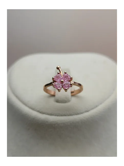 Kadın Gümüş Yüzük - Rose Kaplama Pembe Yonca Model Gümüş Yüzük Kadın Gümüş Yüzük - Rose Kaplama Pembe Yonca Model Gümüş Yüzük