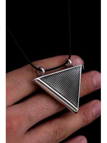 Büyük Boy Baklava Desenli Gümüş Muska Haznesi Deri Kolye Hediyeli