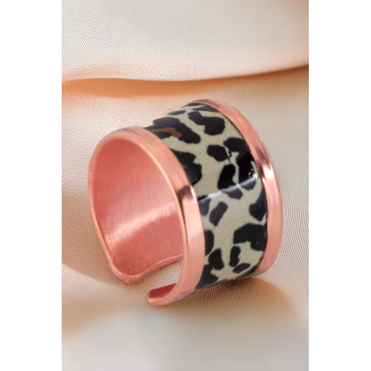 Kadın Bakır Bileklik Yüzük Set - Leopar Model Özel Baskı Metal Kutu Ve Kuvars Taşı Kadın Bakır Bileklik Yüzük Set - Leopar Model Özel Baskı Metal Kutu Ve Kuvars Taşı