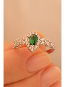 Kadın Gümüş Yüzük - Peri Zümrüt Taşlı Damla Model Kadın Yüzük