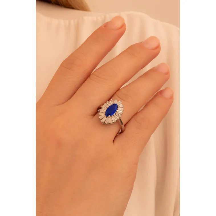 Kadın Gümüş Yüzük - Damla Model Safir Taşlı Baget Süslemeli Rodyumlu Kadın Yüzük Kadın Gümüş Yüzük - Damla Model Safir Taşlı Baget Süslemeli Rodyumlu Kadın Yüzük