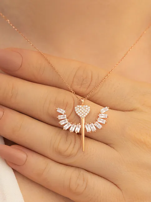 Kadın Gümüş Kolye - Zirkon Taşlı Rose Kalpli Mikailin Kılıcı Model 2 Kadın Gümüş Kolye