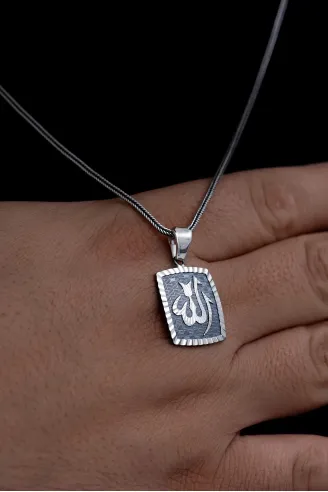 Kalem İşçilikli Allah Yazılı Erkek Gümüş Kolye Zincir