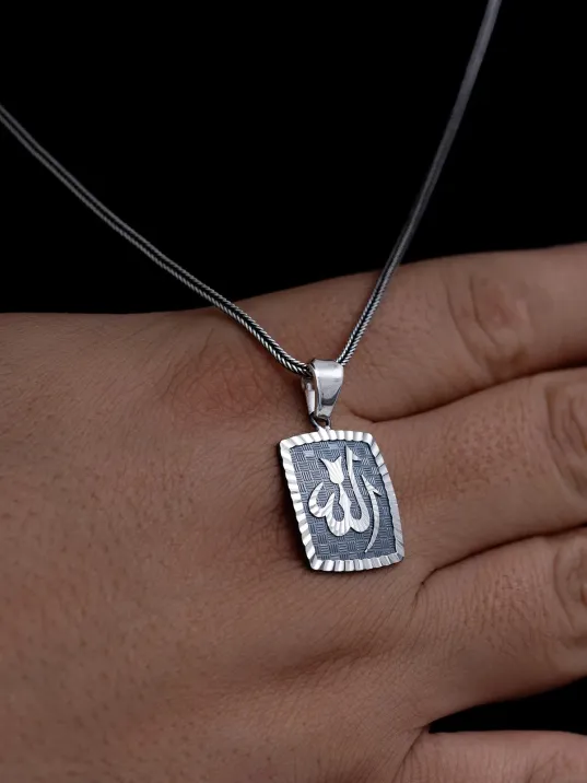 Kalem İşçilikli Allah Yazılı Erkek Gümüş Kolye Zincir