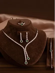 Kadın Gümüş Takı Seti - Peri Zümrüt Taşlı Damla Model Kolye, Bileklik, Yüzük, Küpe Tam Set