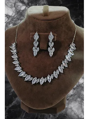 Kadın Bijuteri Kolye Küpe Set - Sara Model Baget ve Zirkon Taşlı Zarif Su Yolu Set