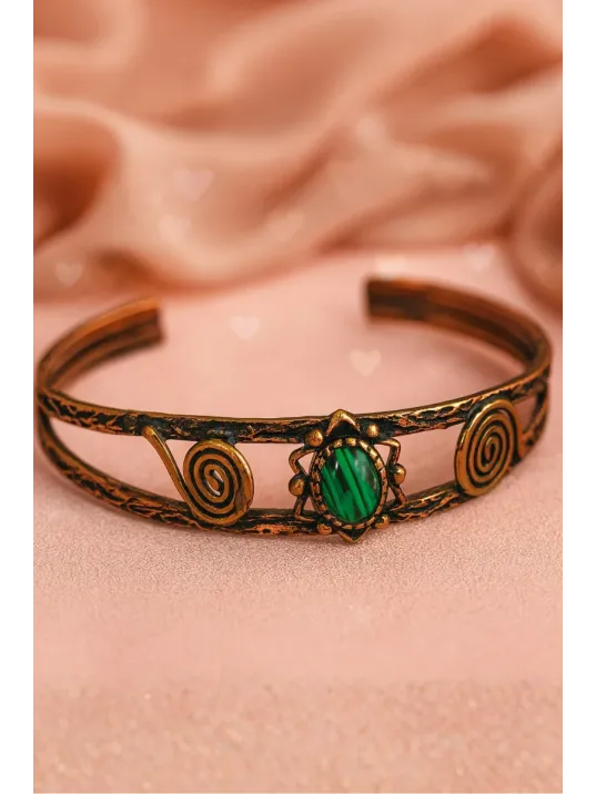 Kadın Bakır Bileklik - Yeşil Malahit (Malakit) Doğal Taşlı Otantik Model El İşçiliği Tasarım Bilezik Kadın Bakır Bileklik - Yeşil Malahit (Malakit) Doğal Taşlı Otantik Model El İşçiliği Tasarım Bilezik