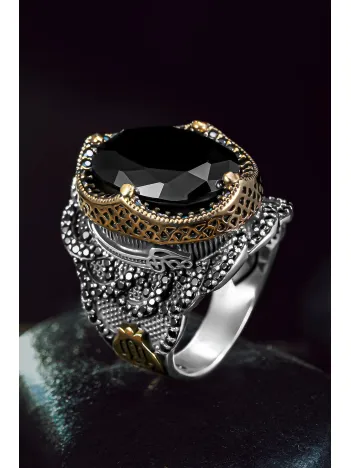 Erkek Gümüş Yüzük - Siyah Oniks Taşı Kılıç Temalı Erkek Yüzük Erkek Gümüş Yüzük - Siyah Oniks Taşı Kılıç Temalı Erkek Yüzük