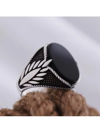 Oval Siyah Oniks Taşlı Yanı İşlemeli Özel Seri Erkek Gümüş Yüzük