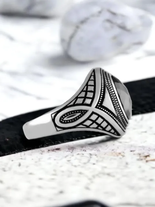 Erkek Gümüş Yüzük - Siyah Zirkon Taşlı Erkek Gümüş Yüzük Erkek Gümüş Yüzük - Siyah Zirkon Taşlı Erkek Gümüş Yüzük