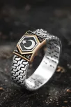 Erkek Gümüş Yüzük -Zirkon Taşlı Ay Yıldız İşlemeli Sarmal Model Erkek Yüzük Erkek Gümüş Yüzük -Zirkon Taşlı Ay Yıldız İşlemeli Sarmal Model Erkek Yüzük