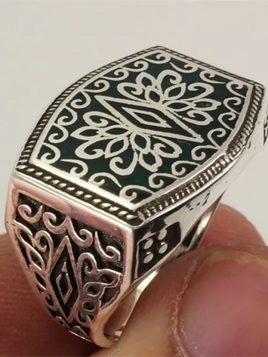 Otantik Selçuklu Motifli Yeşil Mineli Erkek Gümüş Yüzük