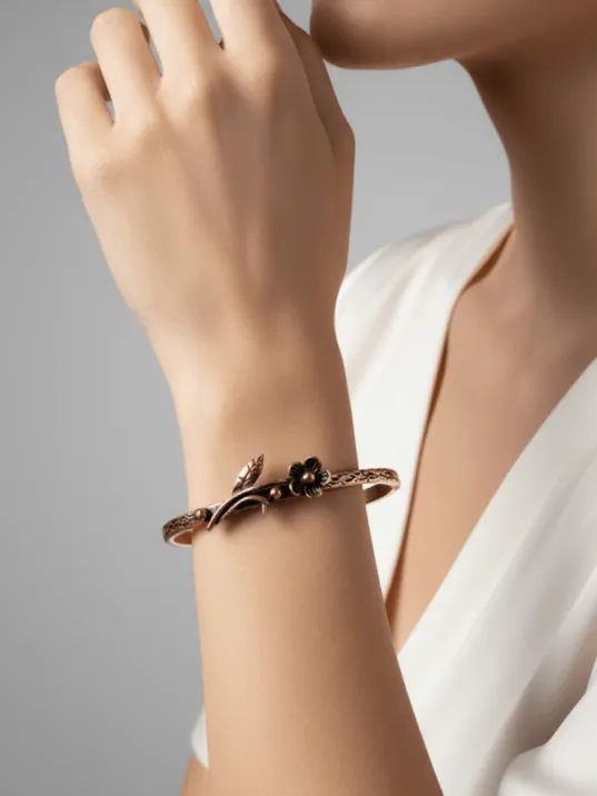 Kadın Bakır Bileklik - Çiçek Model İnce Metal Kutu Ve Doğal Taşlı Bilezik