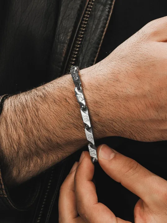 Erkek Çelik Bileklik - KuruKafa Motifli Orta Kalınlıkta Çelik Bileklik