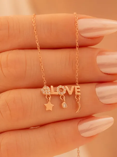 Kadın Gümüş Kolye - Sevgililer Günü - Hediye - Rose Kaplama Love Yazılı Kalp Motifli Kadın Kolye